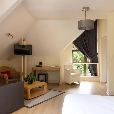 Hotel De La Muse Et Du Rozier 4*