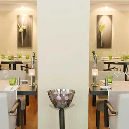 Hotel De La Muse Et Du Rozier 4*