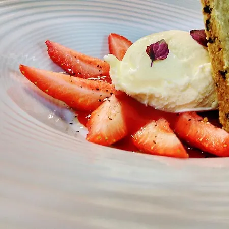 ホテル De La Muse Et Du Rozier 4*