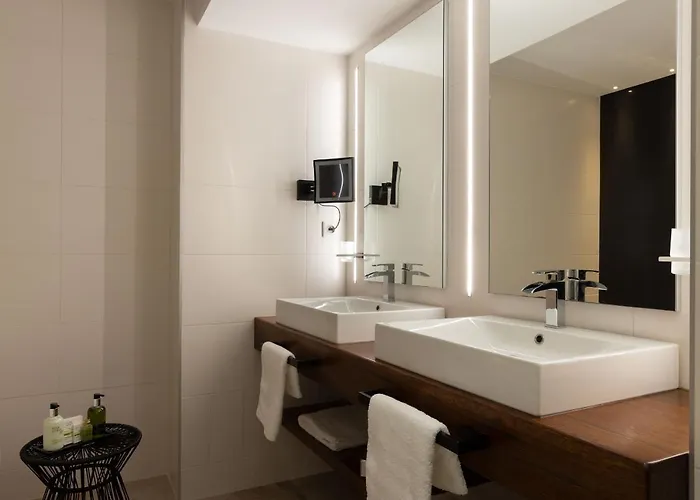 Hotel De La Muse Et Du Rozier Le Rozier